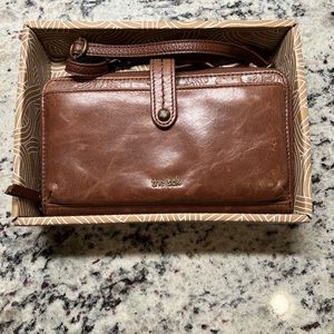 The Sak Iris Large smartphone crossbody